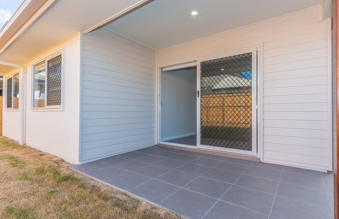 Seaside living never looked so good in Newport, QLD! — Home image 11