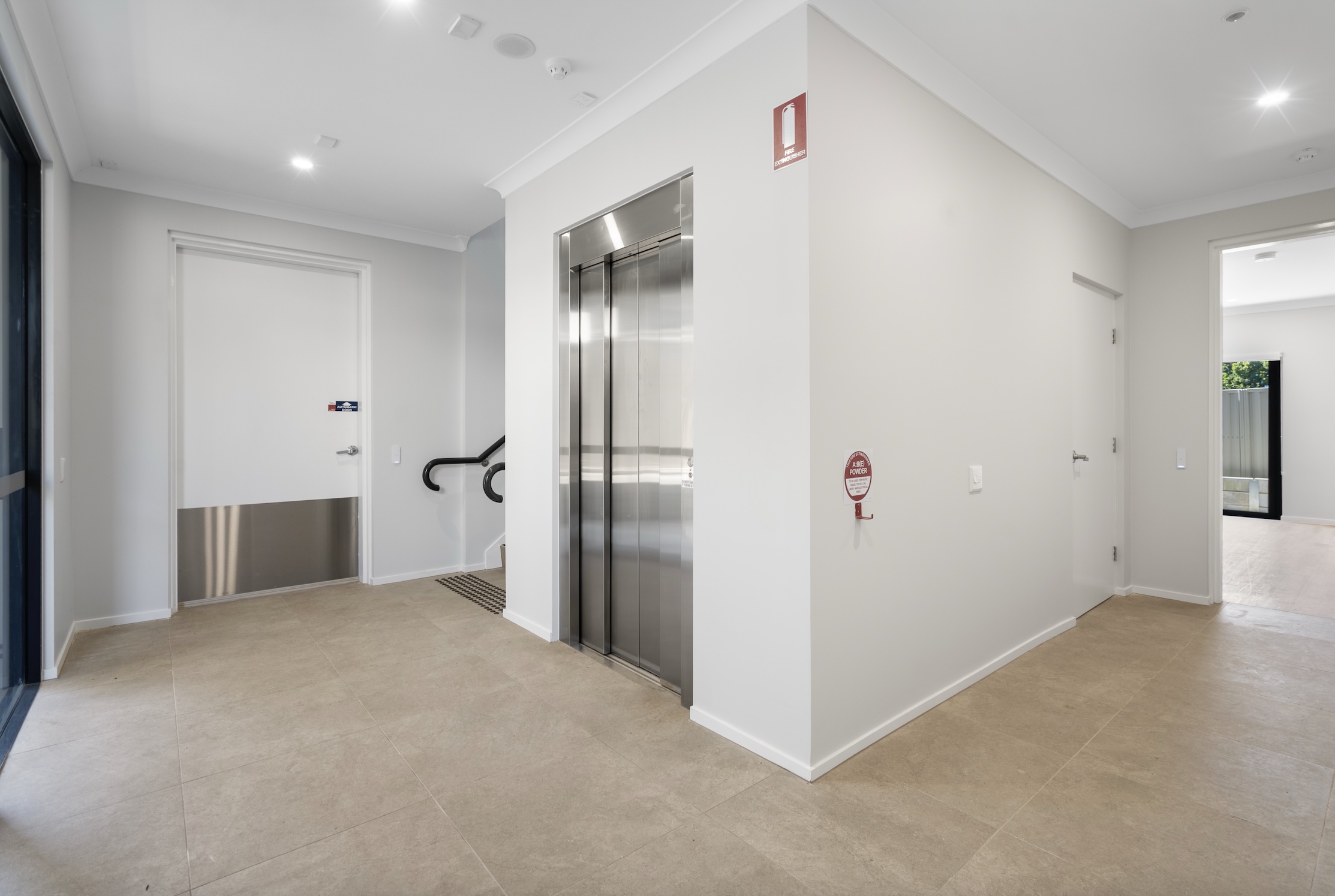 HPS Apartments Less than 1km From the Water! — Home image 2
