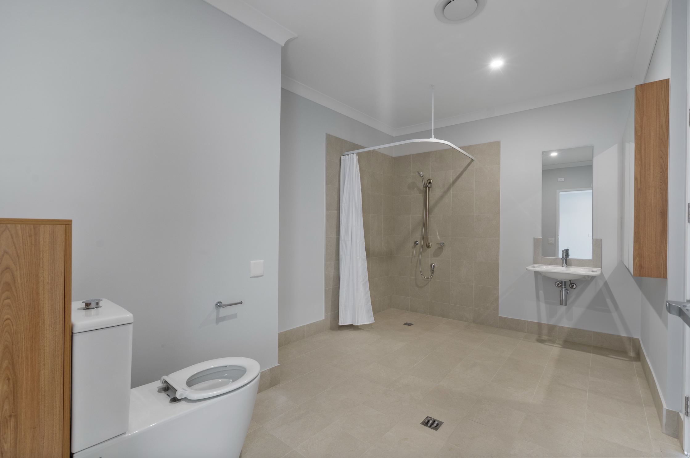 HPS Apartments Less than 1km From the Water! — Home image 9
