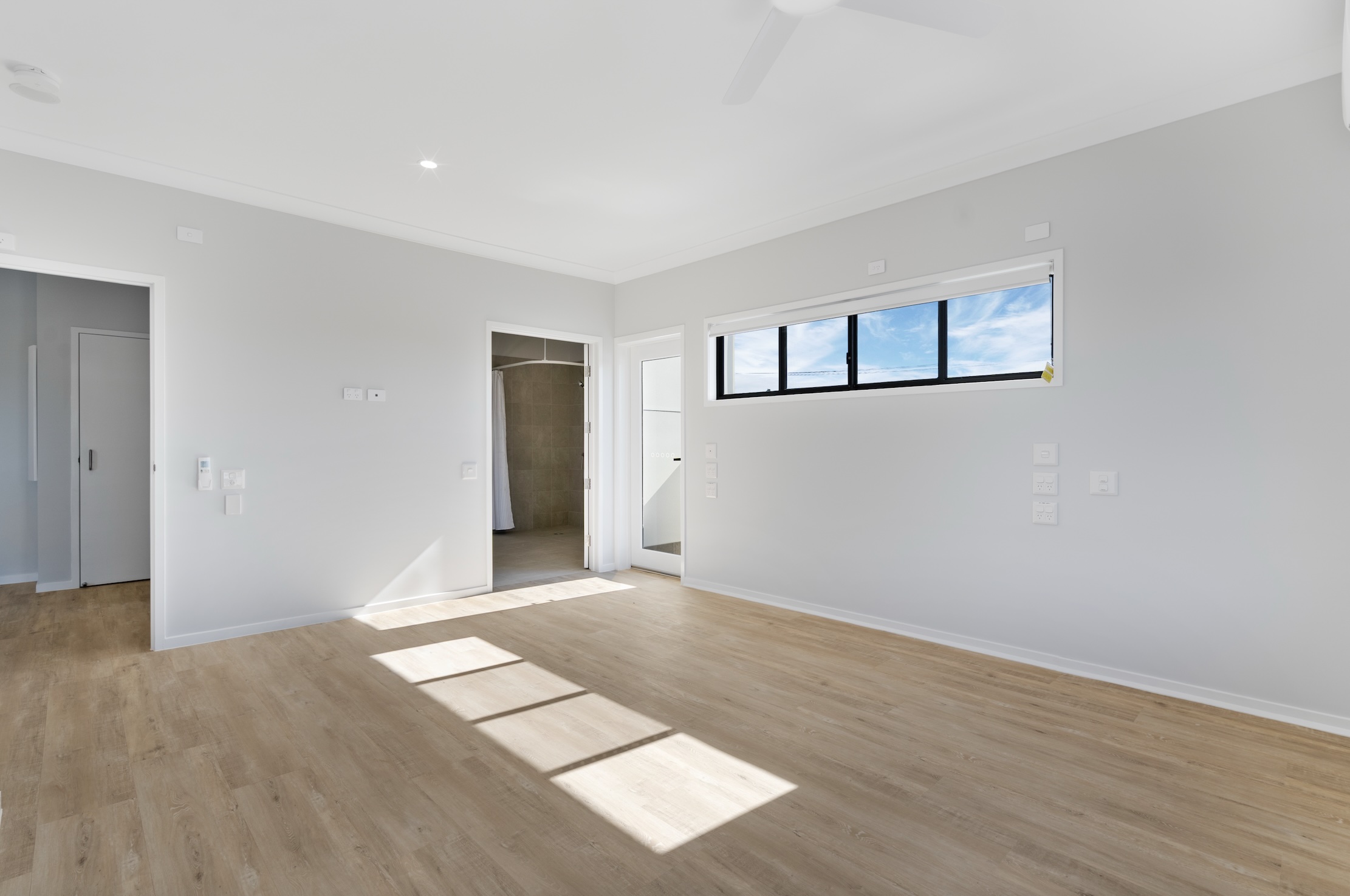 HPS Apartments Less than 1km From the Water! — Home image 14