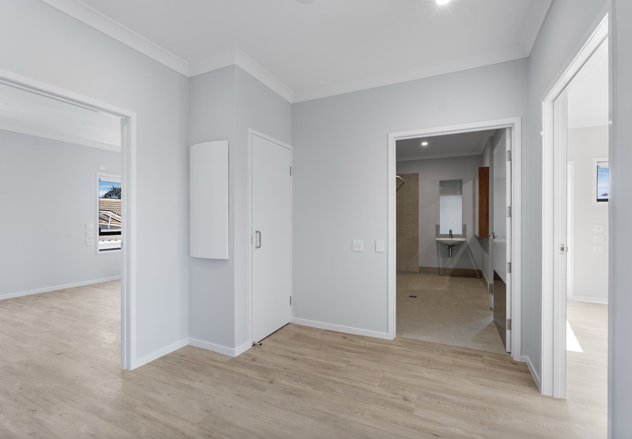 HPS Apartments Less than 1km From the Water! — Home image 15