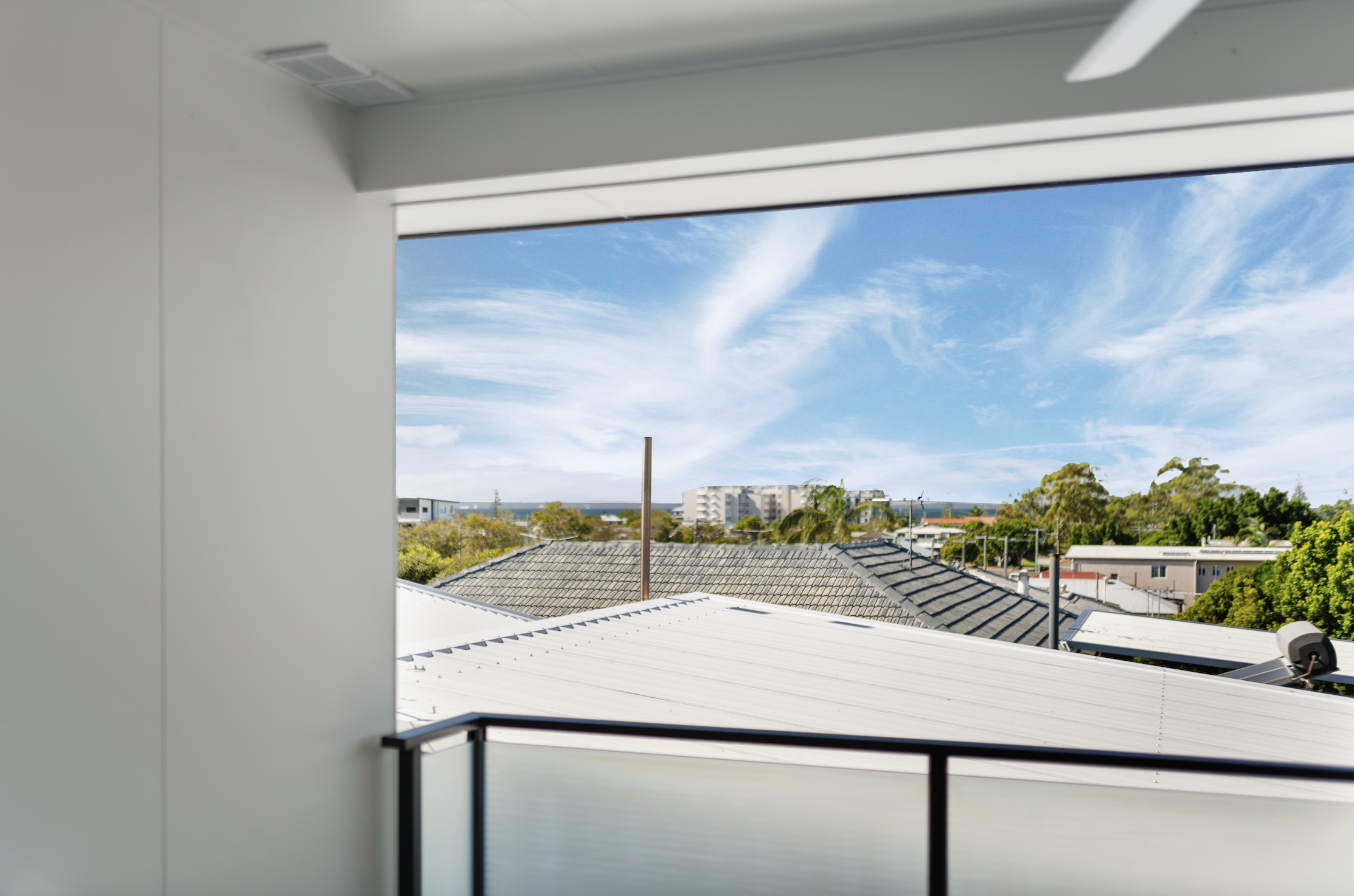 HPS Apartments Less than 1km From the Water! — Home image 20