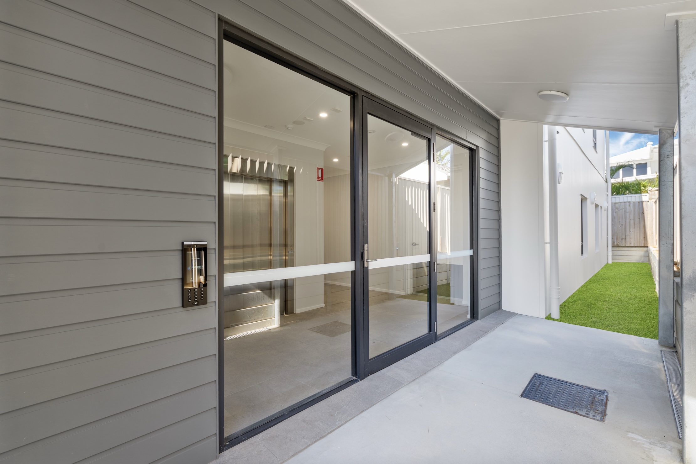 HPS Apartments Less than 1km From the Water! — Home image 21