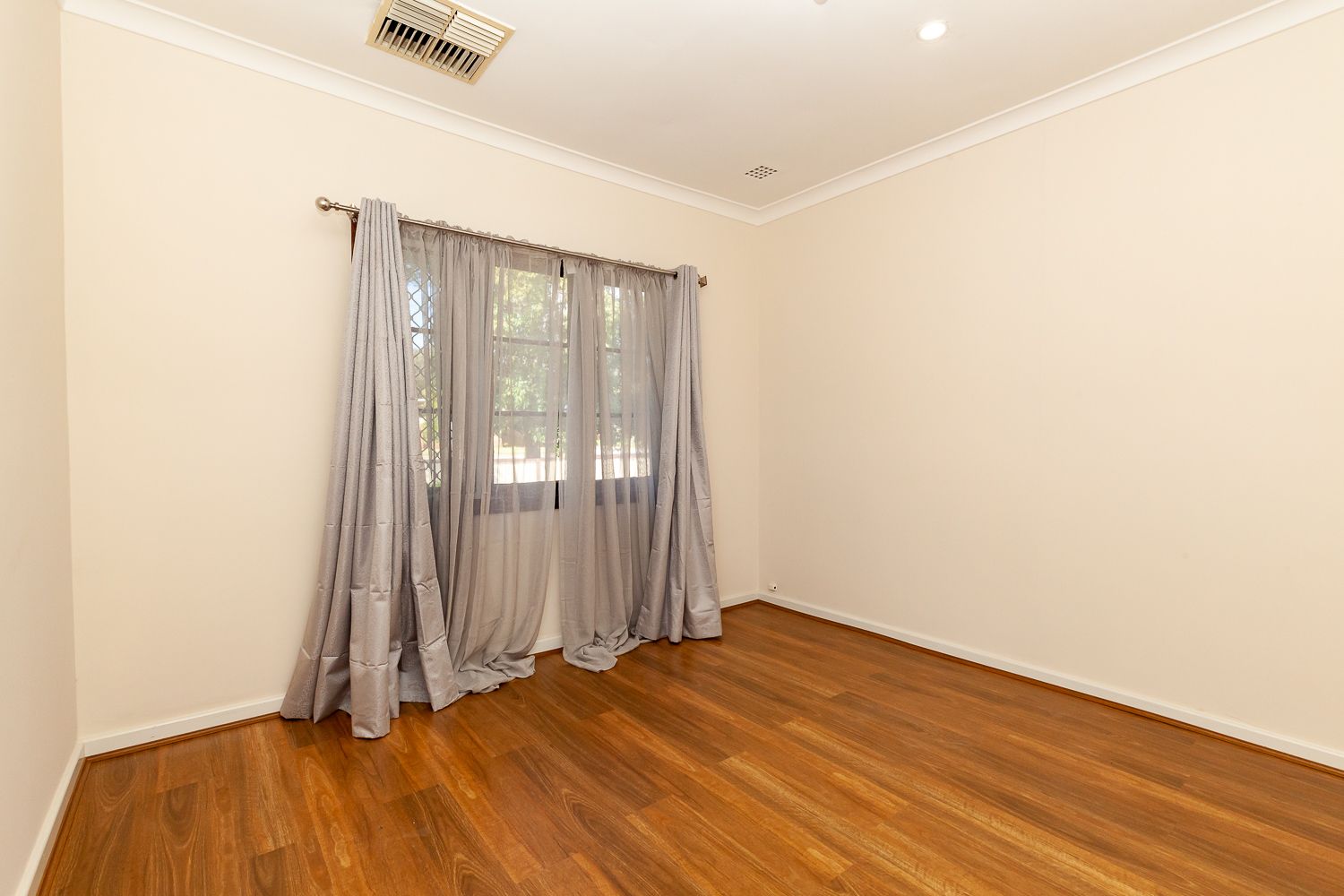 Perth House — Home image 5