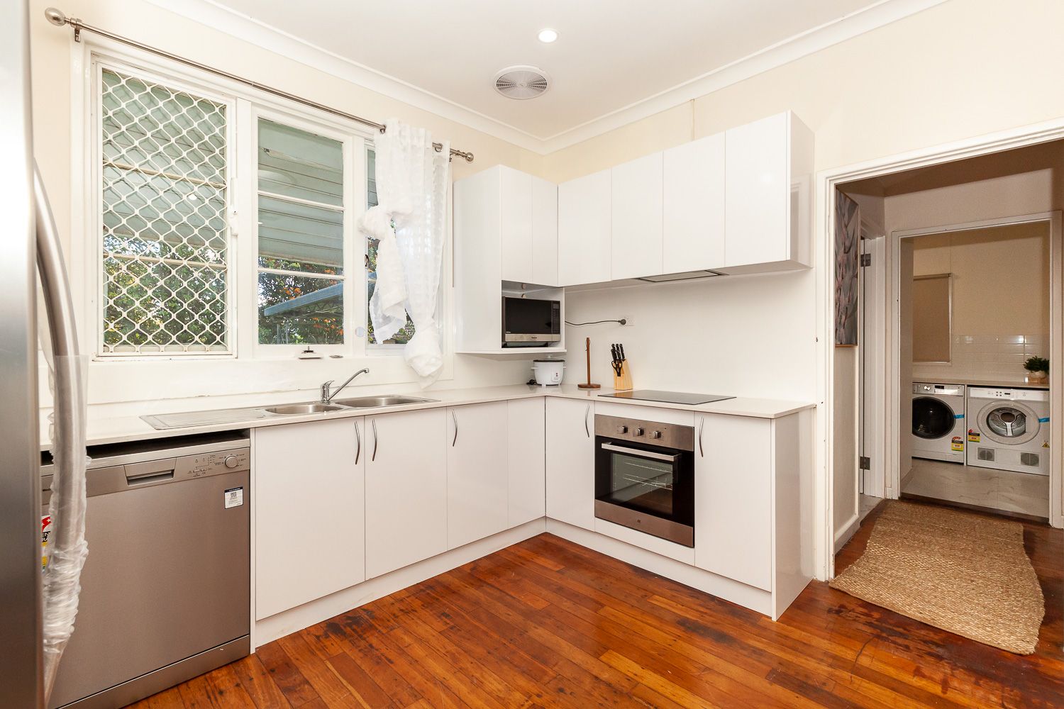 Perth House — Home image 9