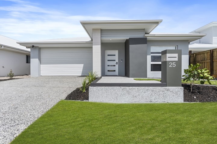 3 Bed Home with OOA in Banya, Sunshine Coast — Home image 4