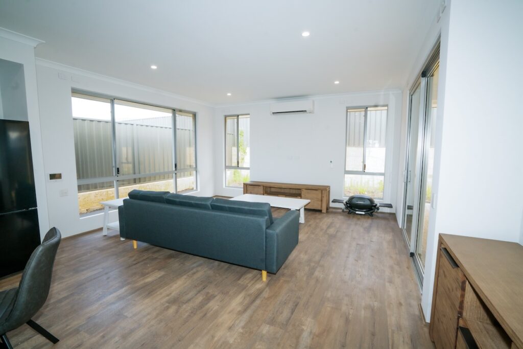 *NEW * 3 Bed HPS in Hilbert — Home image 2