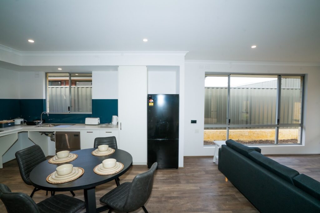 *NEW * 3 Bed HPS in Hilbert — Home image 3