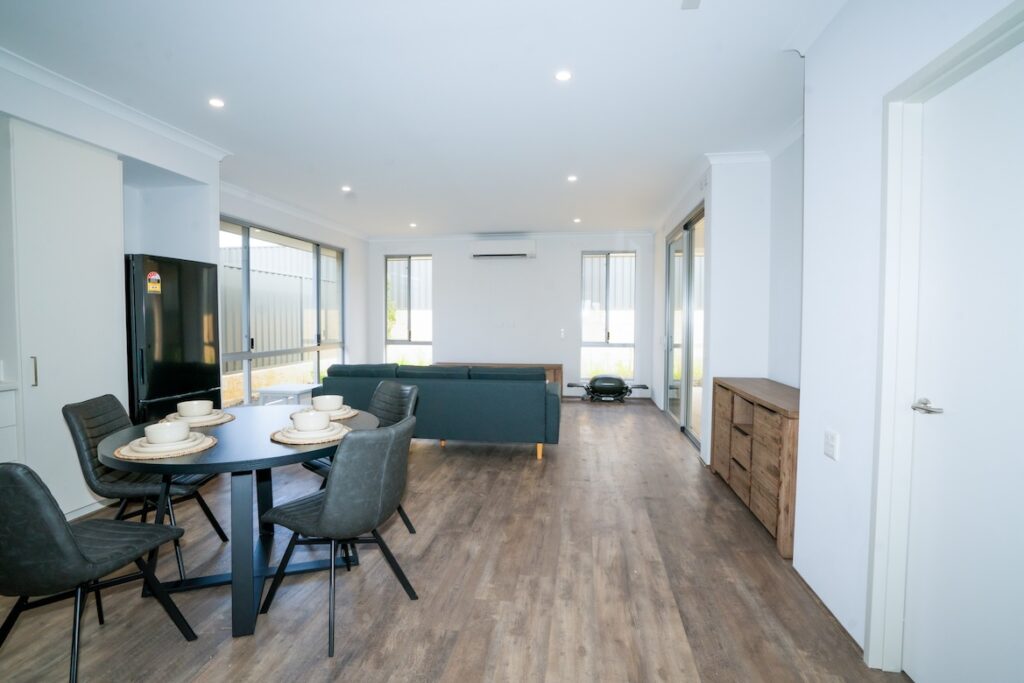 *NEW * 3 Bed HPS in Hilbert — Home image 5