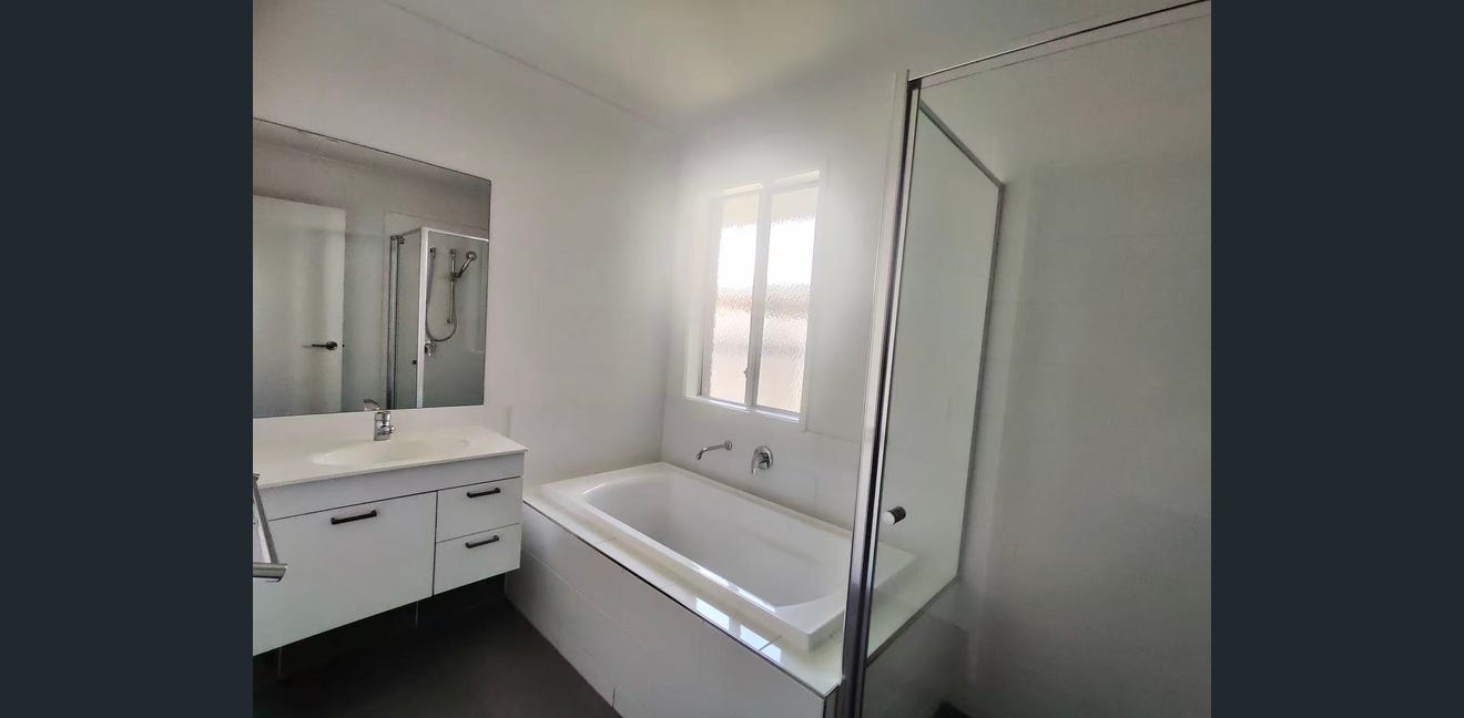 Silkstone SIL - Two Vacancies — Home image 5