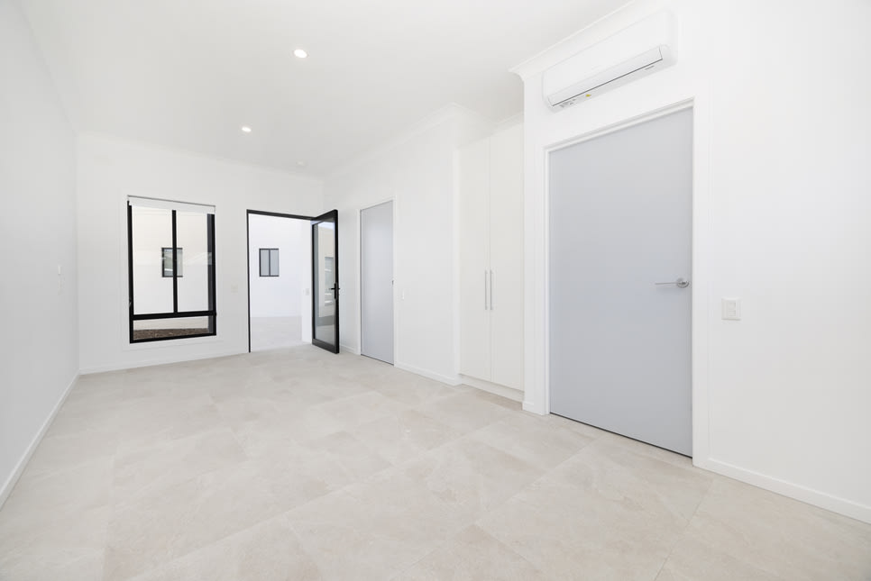 Redbank Plains, Brand-New Private HPS SDA Villa, 1:2/1:3 Shared Supports + OOA