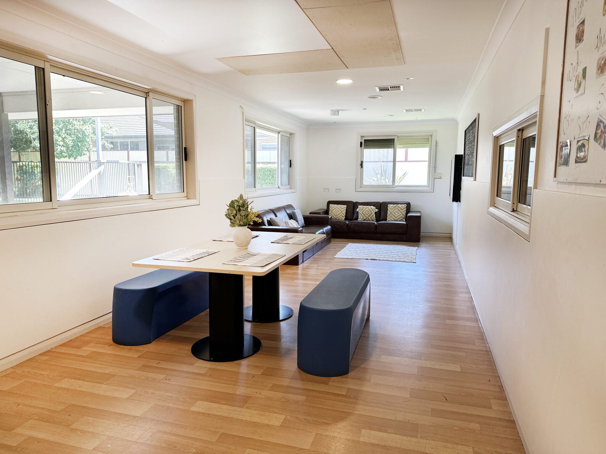 A spacious accessible home in a quiet street, offering 24/7 support and a secure, comfortable living environment. — Home image 2