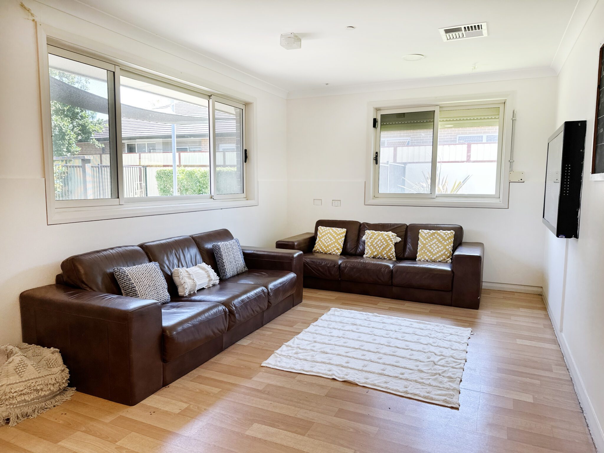 A spacious accessible home in a quiet street, offering 24/7 support and a secure, comfortable living environment. — Home image 4