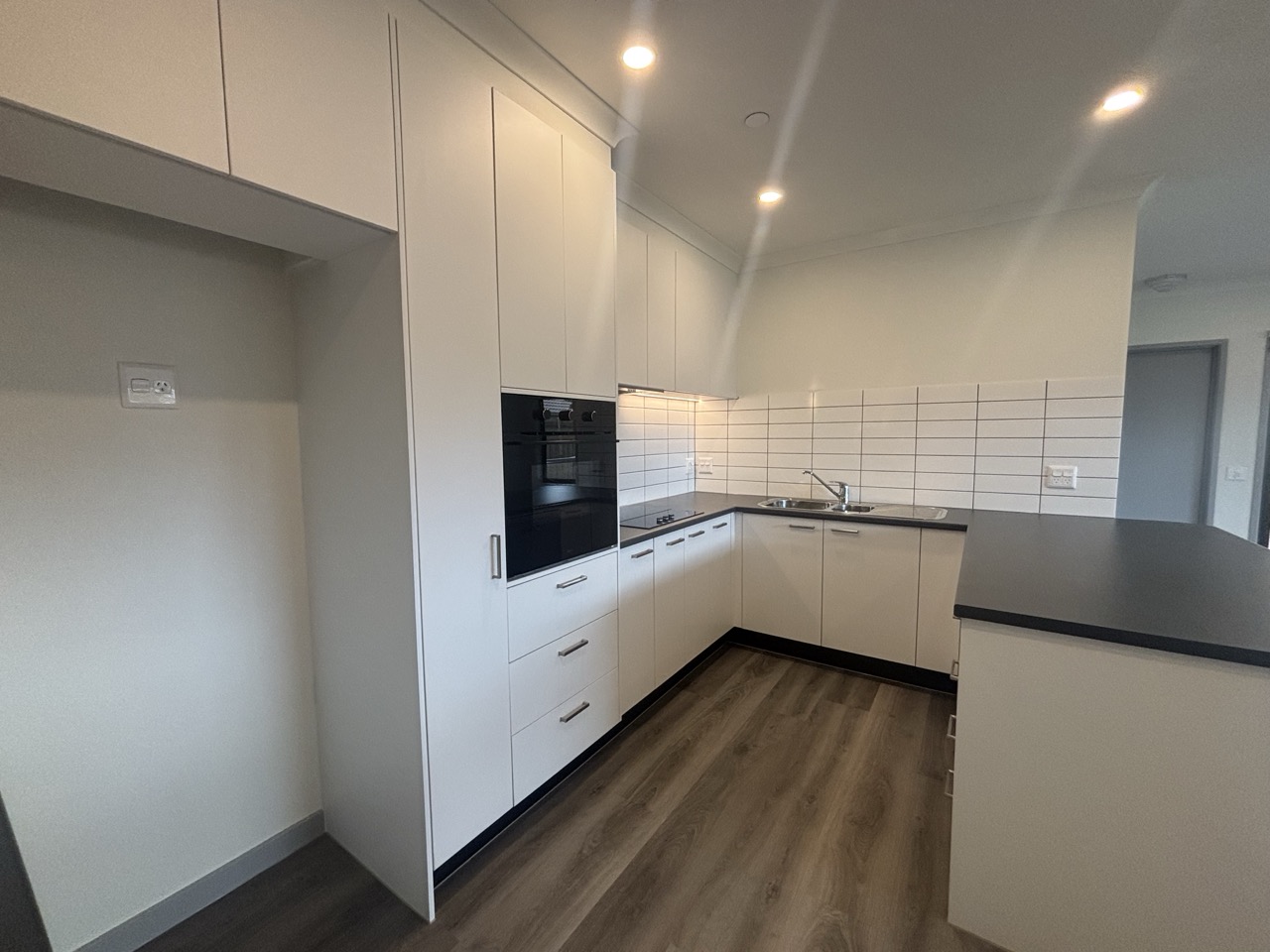 New 1 Resident Villa - SDA Robust — Home image 2