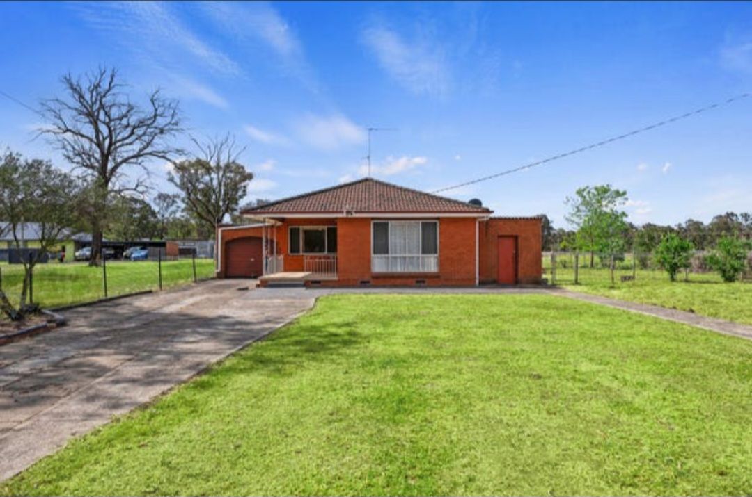 Castlereagh 3 bedroom Sil Home. With a one bedroom self contained flat at the back.. — Home image 2