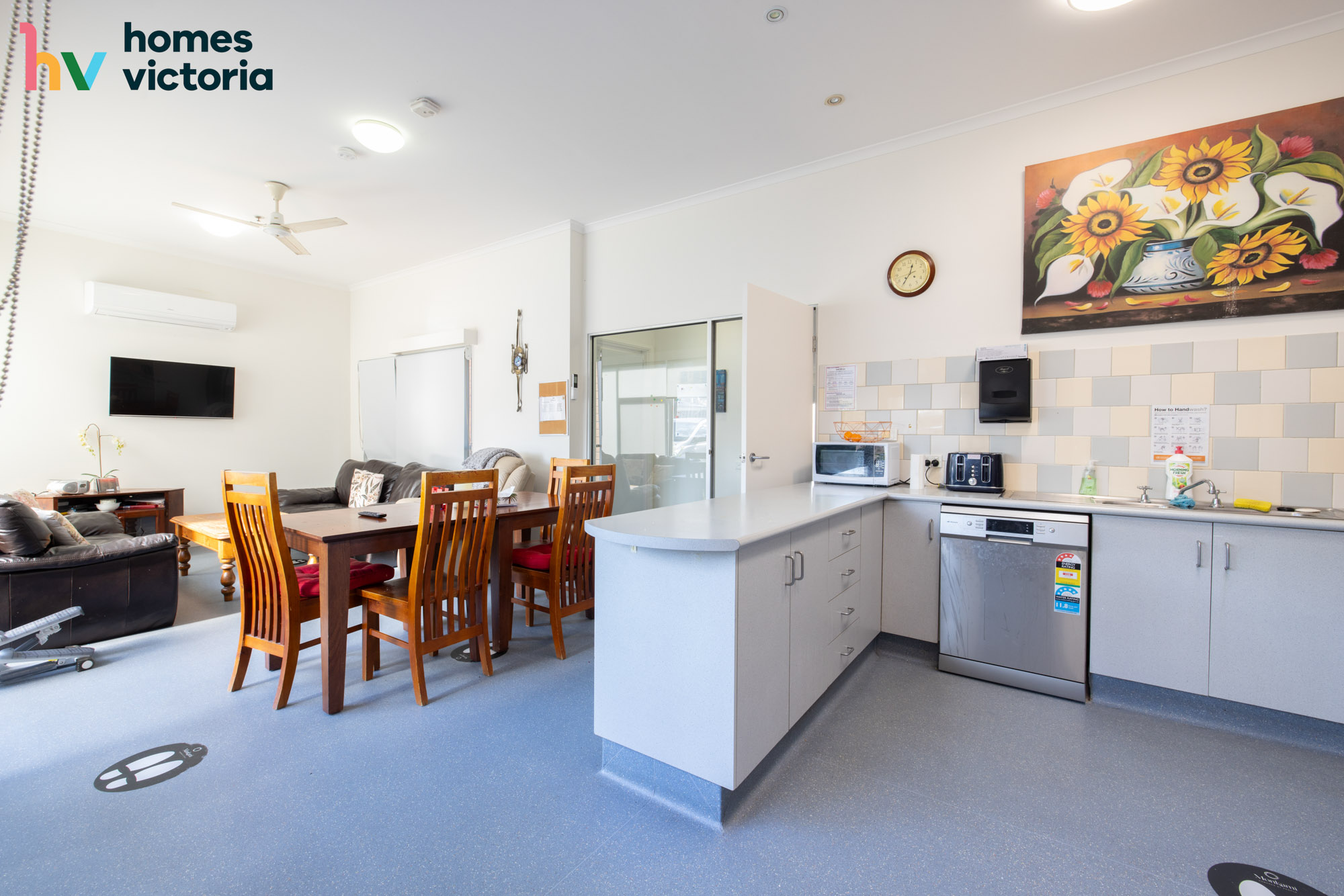 Welcoming unit in leafy Croydon — Home image 9