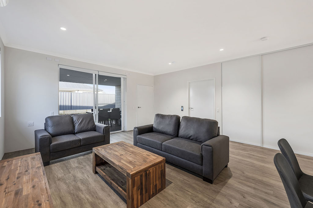 Sophisticated SDA High Physical Home in Baldivis — Home image 23