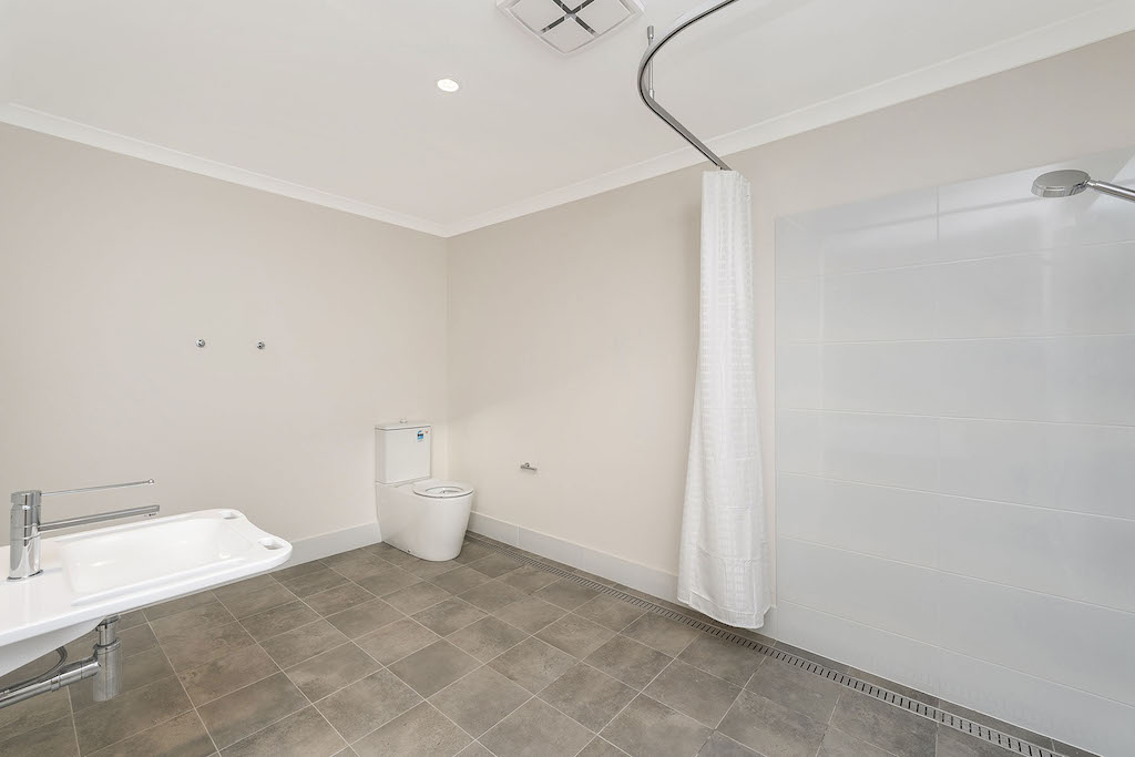 Sophisticated SDA High Physical Home in Baldivis — Home image 32