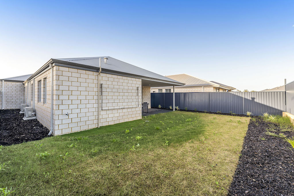 Sophisticated SDA High Physical Home in Baldivis — Home image 36