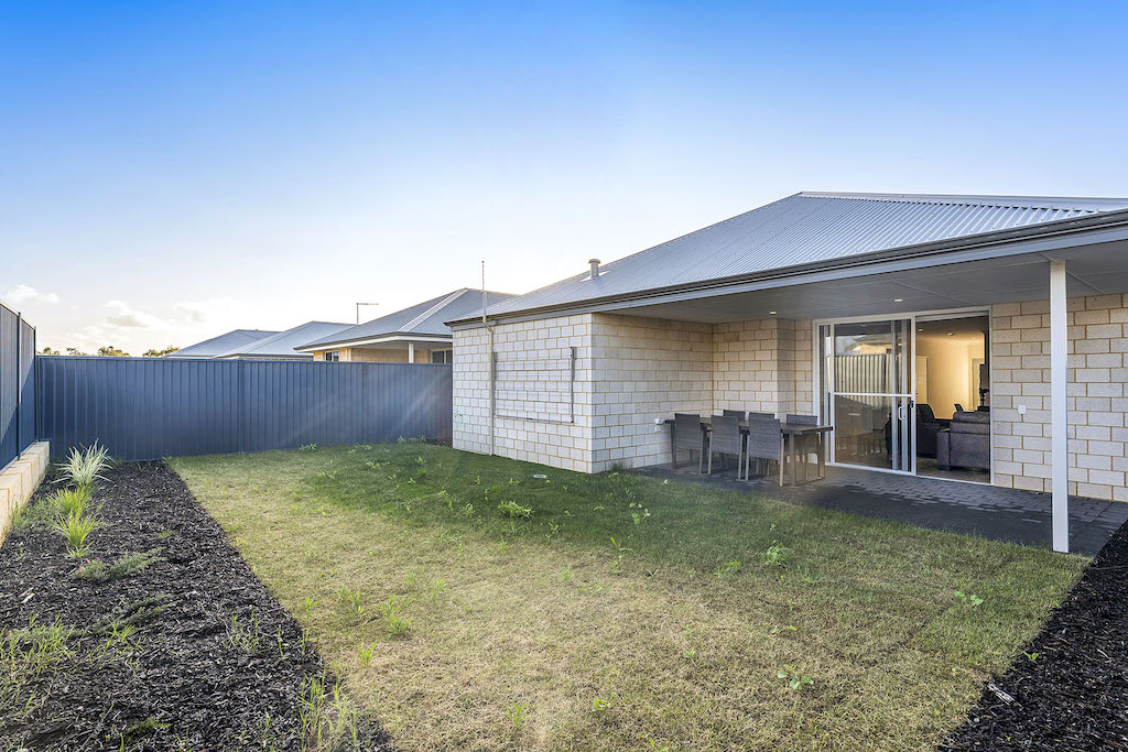 Sophisticated SDA High Physical Home in Baldivis — Home image 38
