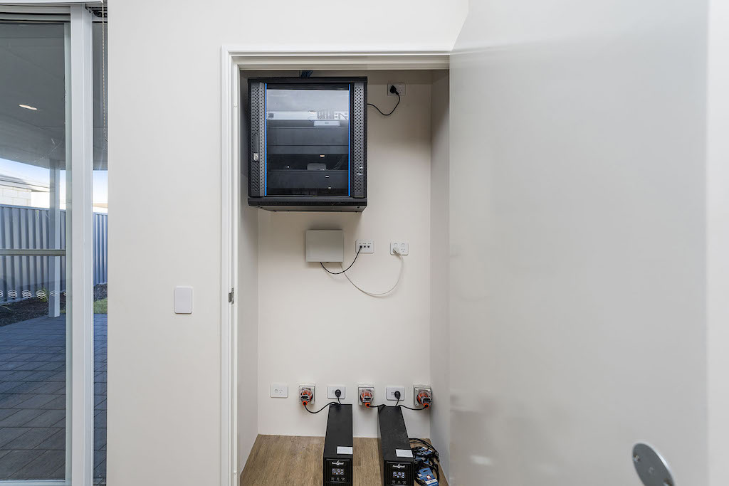 Sophisticated SDA High Physical Home in Baldivis — Home image 7