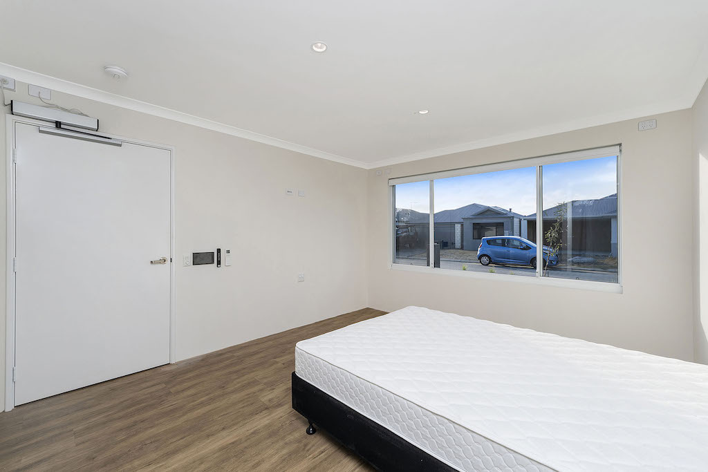 Sophisticated SDA High Physical Home in Baldivis — Home image 11