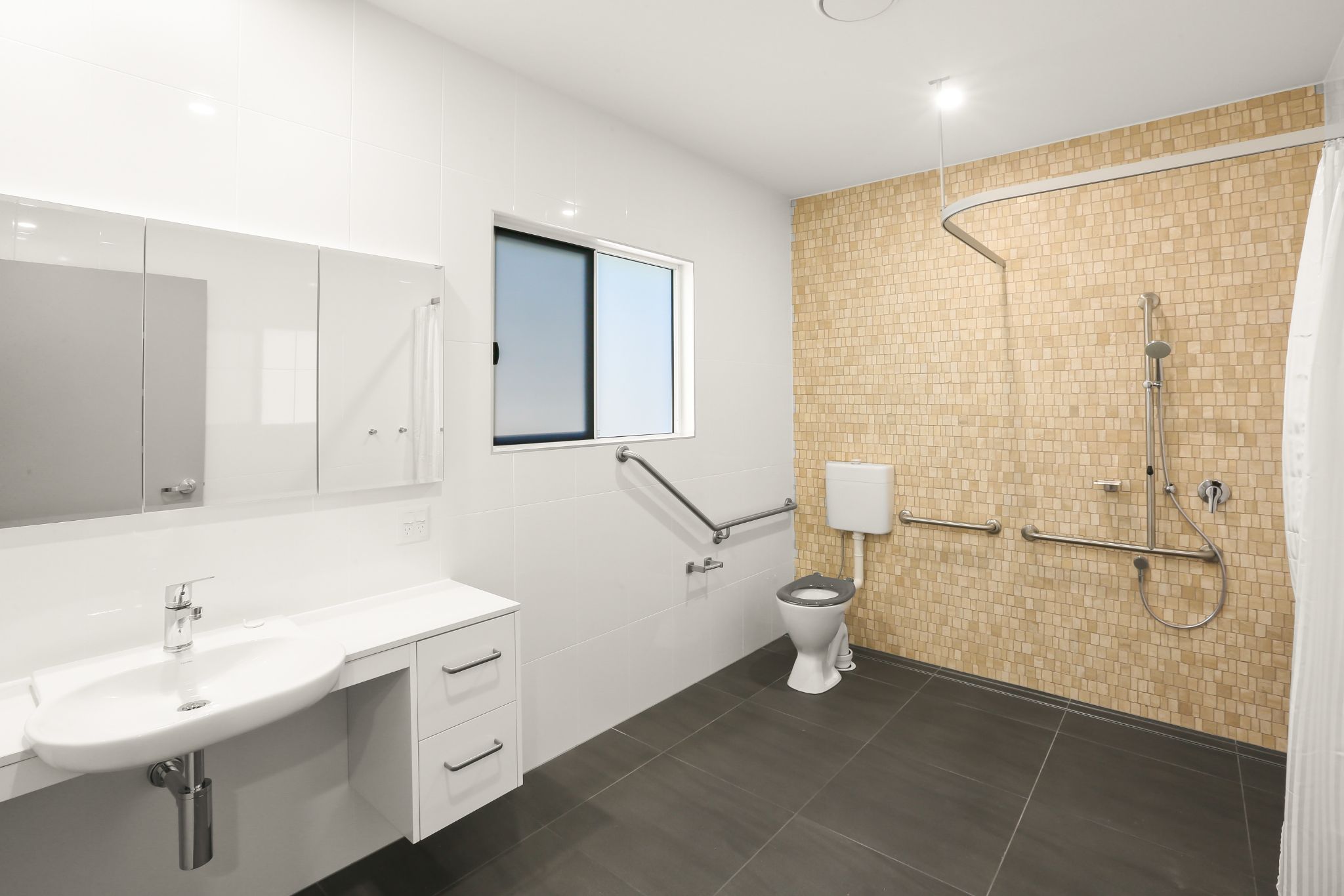 Fully Accessible SIL Home in White Rock, Cairns — Home image 15