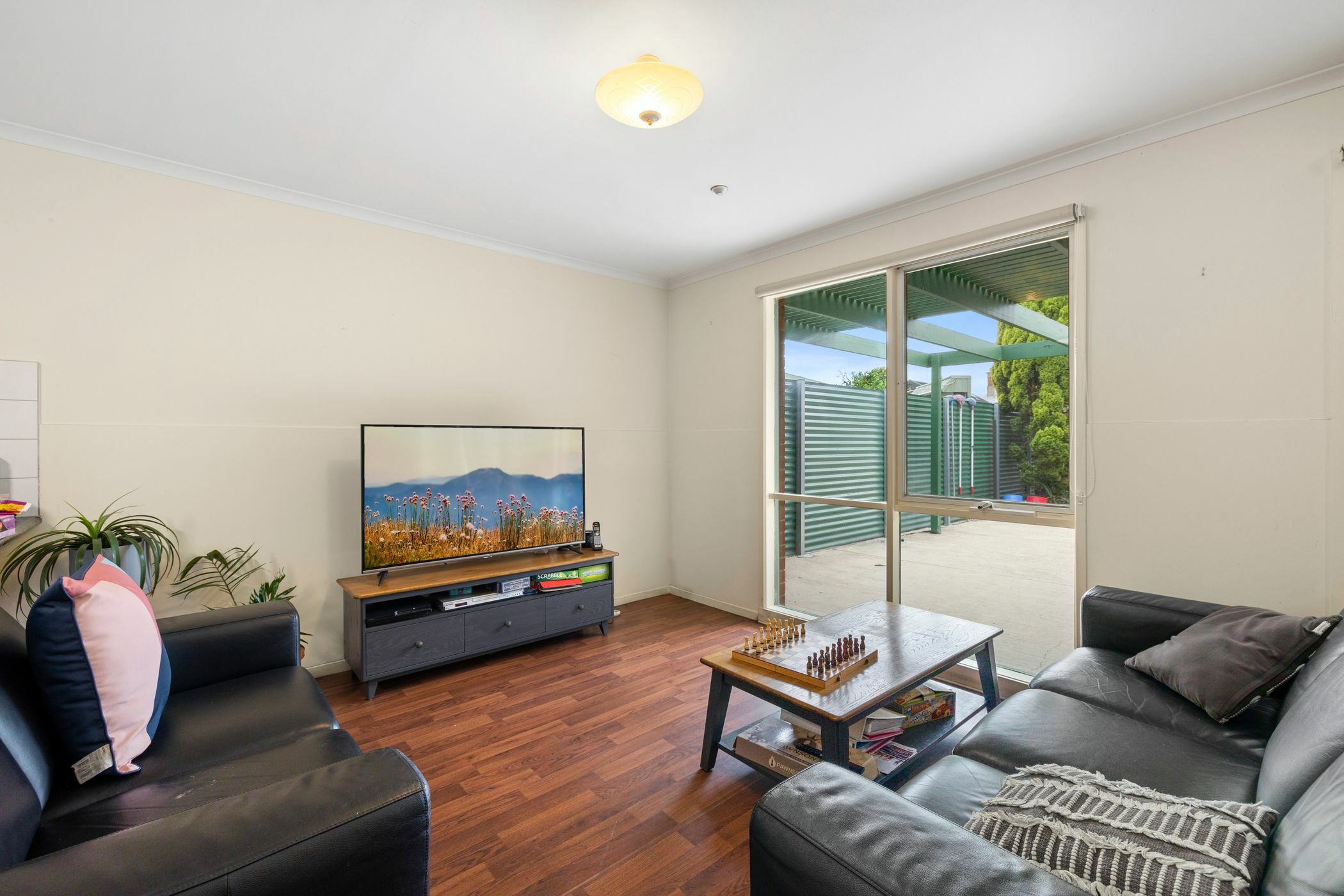 One vacancy in 5 bedroom home in a fantastic area of  Footscray — Home image 3
