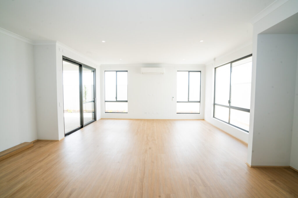 Make this 3-bed your home in Eglinton - 24/7 Support Room — Home image 5