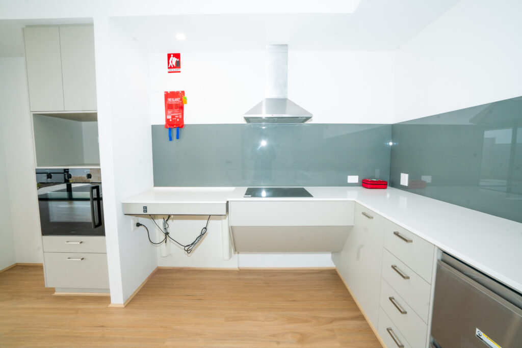 Make this 3-bed your home in Eglinton - 24/7 Support Room — Home image 8