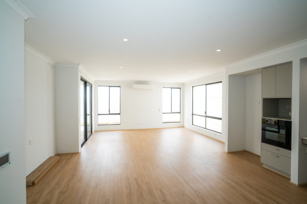 Make this 3-bed your home in Eglinton - 24/7 Support Room — Home image 9