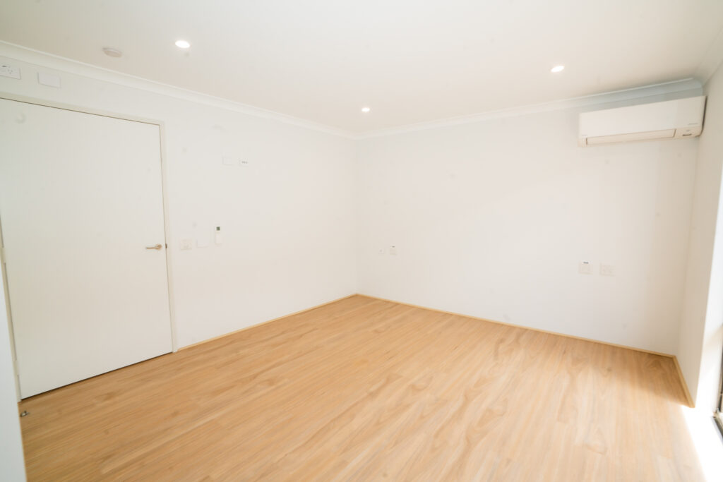 Make this 3-bed your home in Eglinton - 24/7 Support Room — Home image 12