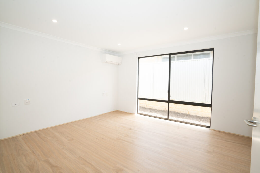 Make this 3-bed your home in Eglinton - 24/7 Support Room — Home image 14