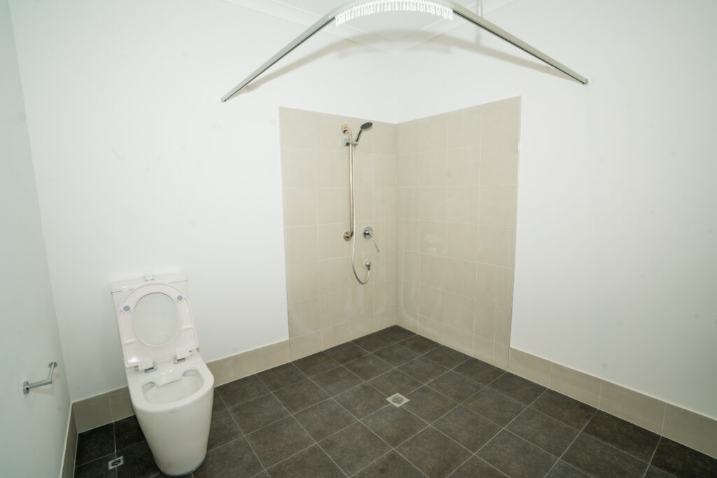 Make this 3-bed your home in Eglinton - 24/7 Support Room — Home image 15