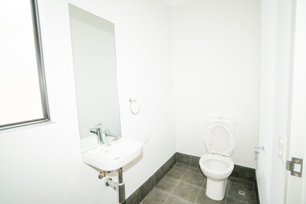 Make this 3-bed your home in Eglinton - 24/7 Support Room — Home image 25