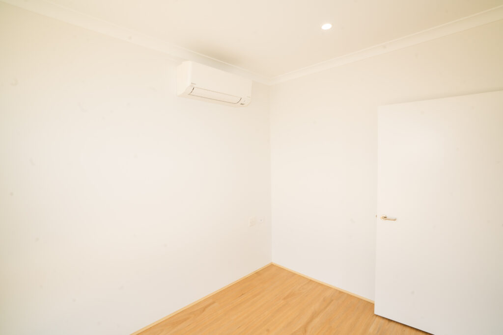 Make this 3-bed your home in Eglinton - 24/7 Support Room — Home image 26