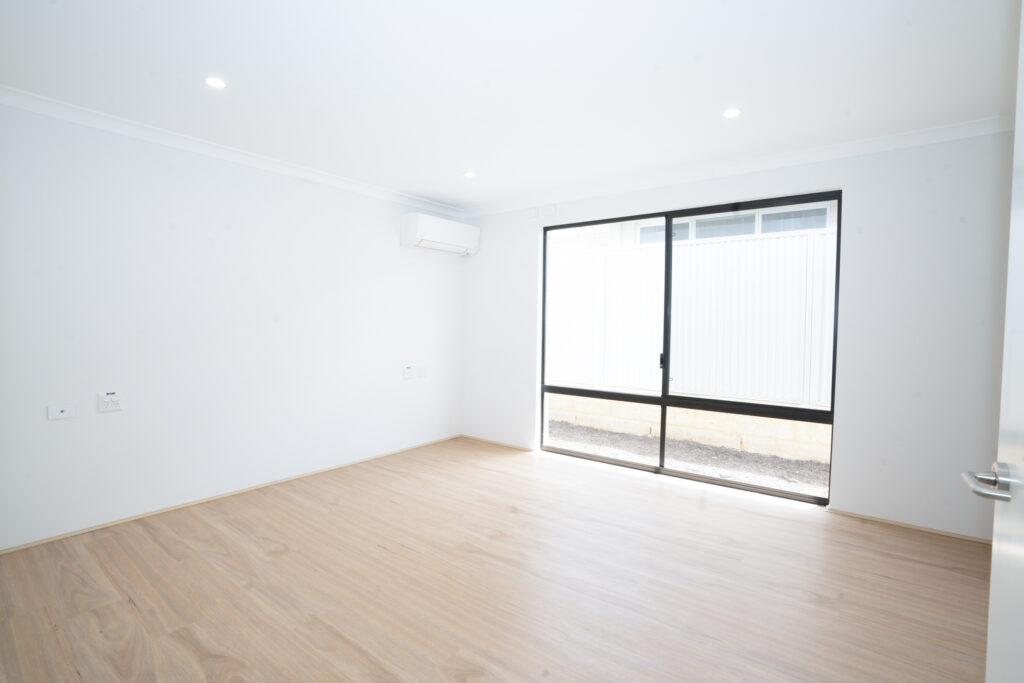 Make this 3-bed your home in Eglinton - 24/7 Support Room — Home image 50