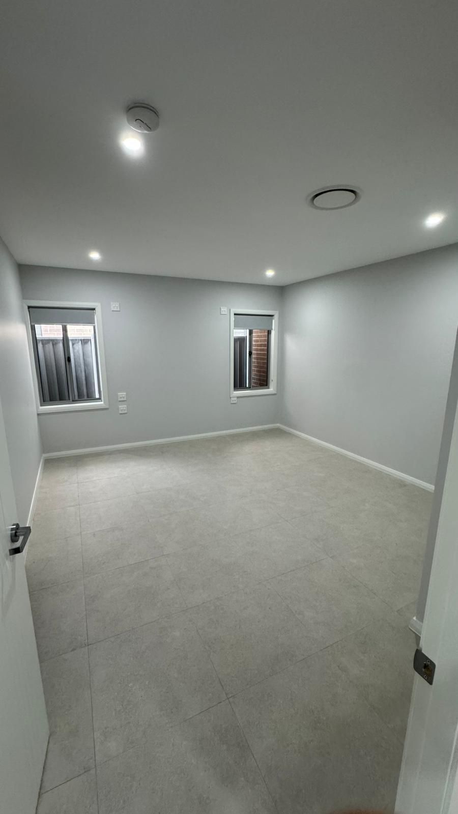 BRAND NEW - 3 Resident + 1 OOA HPS Home in OAKVILLE (WINDSOR) — Home image 2
