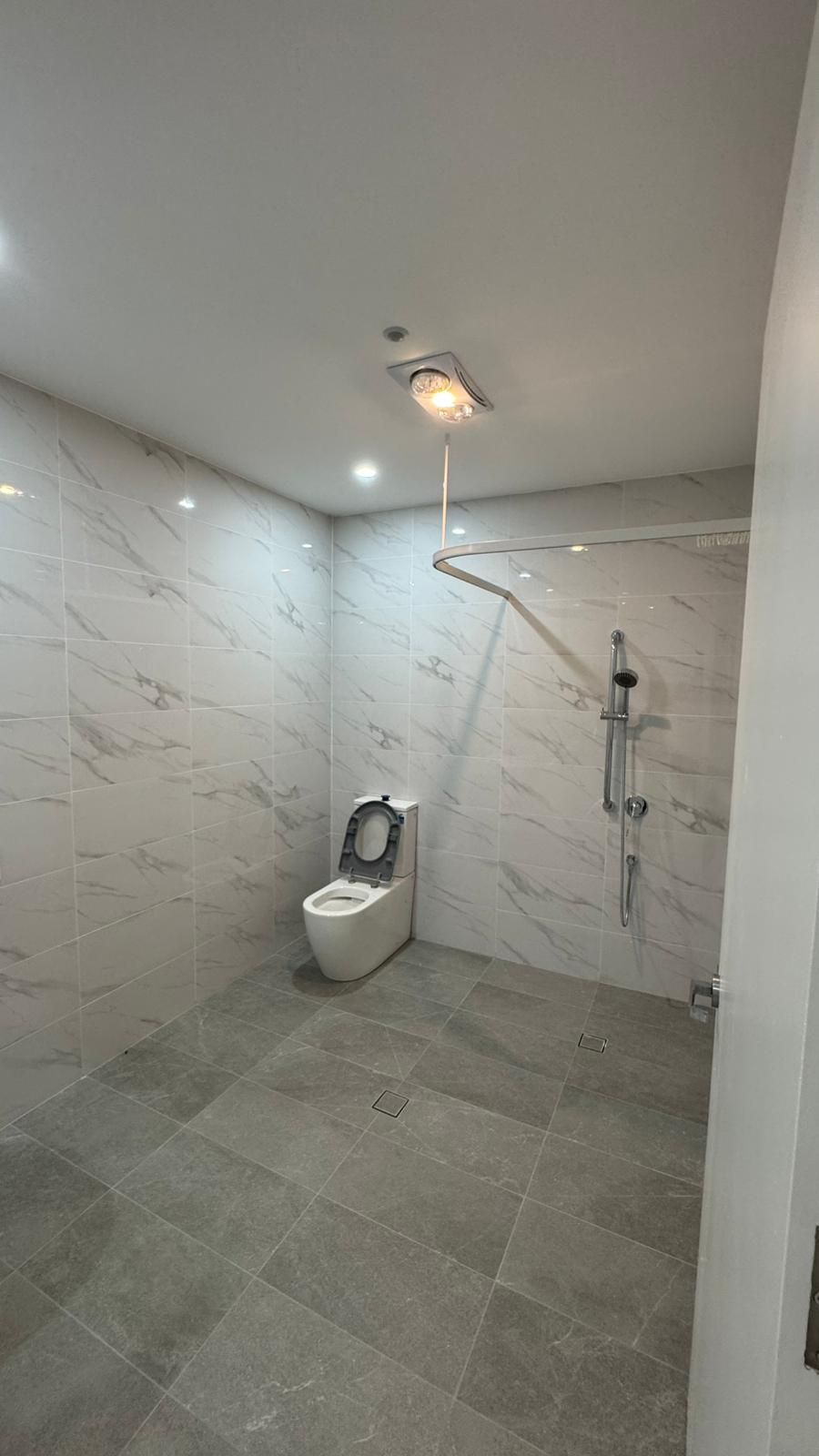 BRAND NEW - 3 Resident + 1 OOA HPS Home in OAKVILLE (WINDSOR) — Home image 3