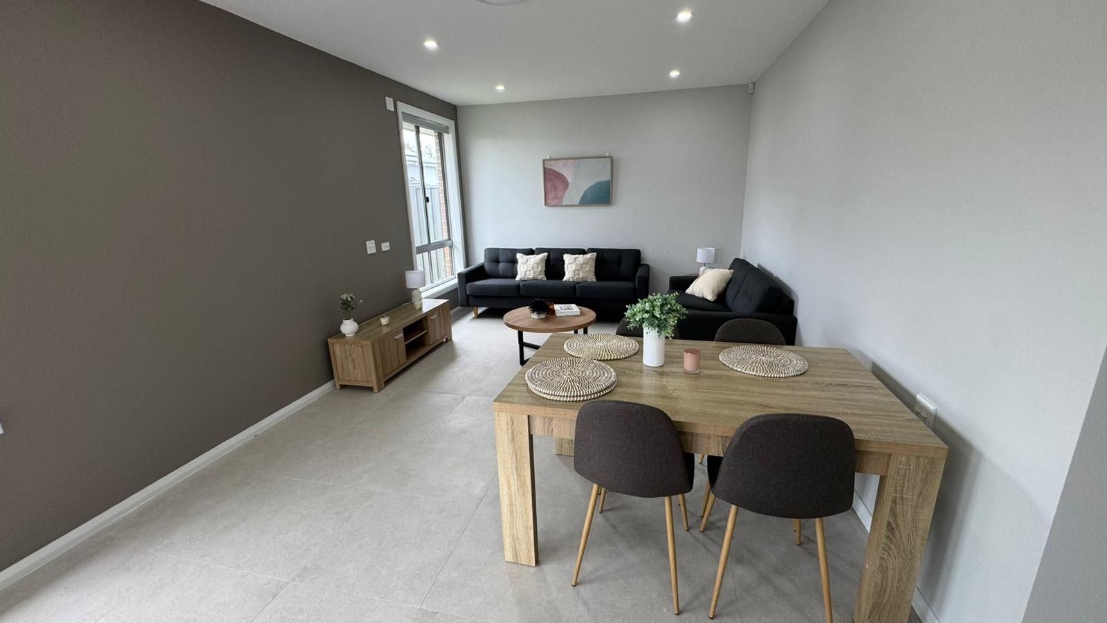 BRAND NEW - 3 Resident + 1 OOA HPS Home in OAKVILLE (WINDSOR) — Home image 12