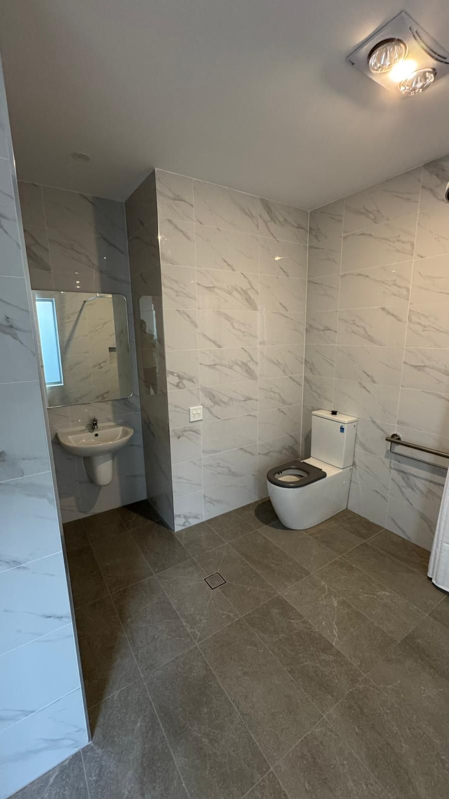 BRAND NEW - 3 Resident + 1 OOA HPS Home in OAKVILLE (WINDSOR) — Home image 24