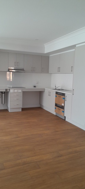 High Physical Support 3 Bedroom House Available NOW in Shaw — Home image 3