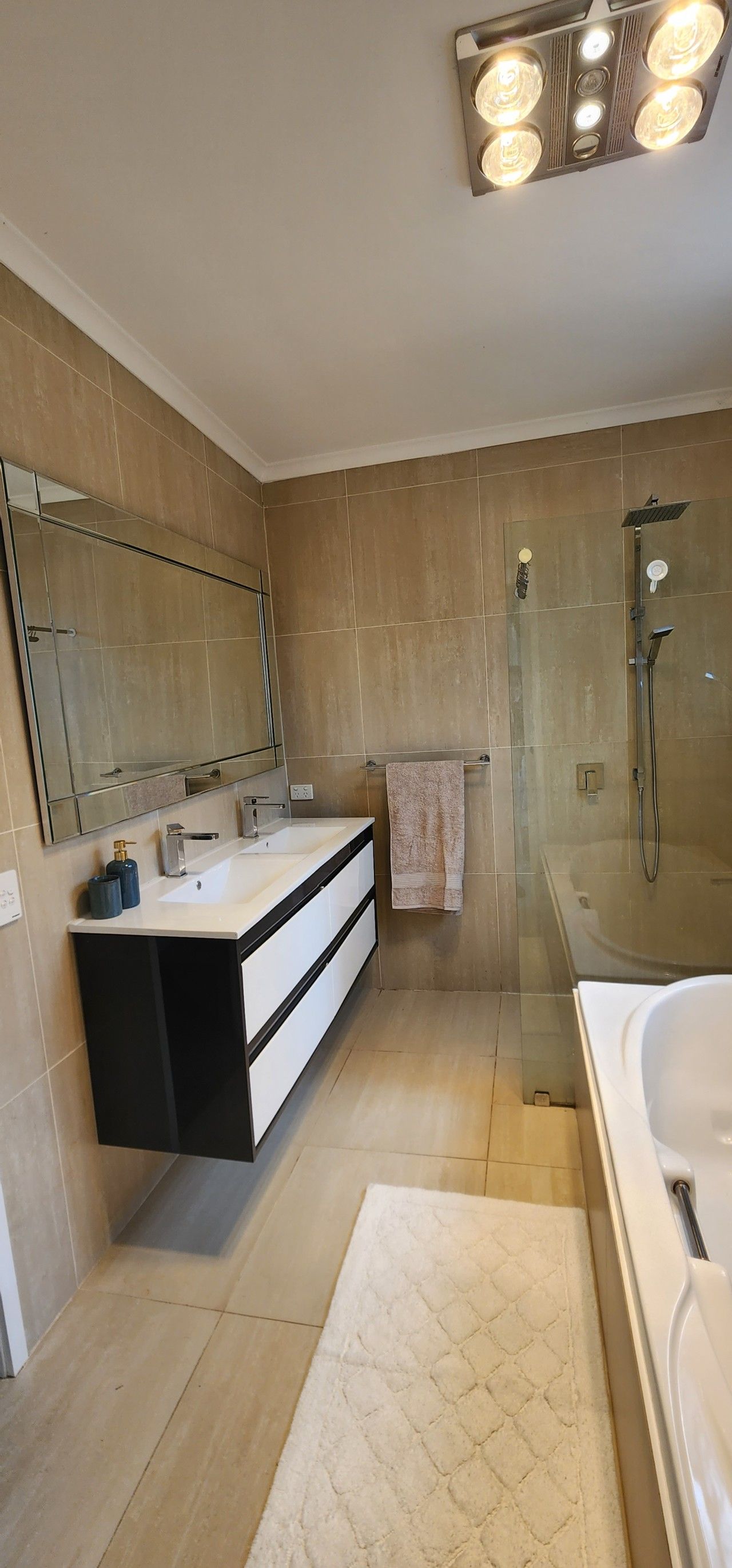 Luxury home near Spirit of Tasmania — Home image 13