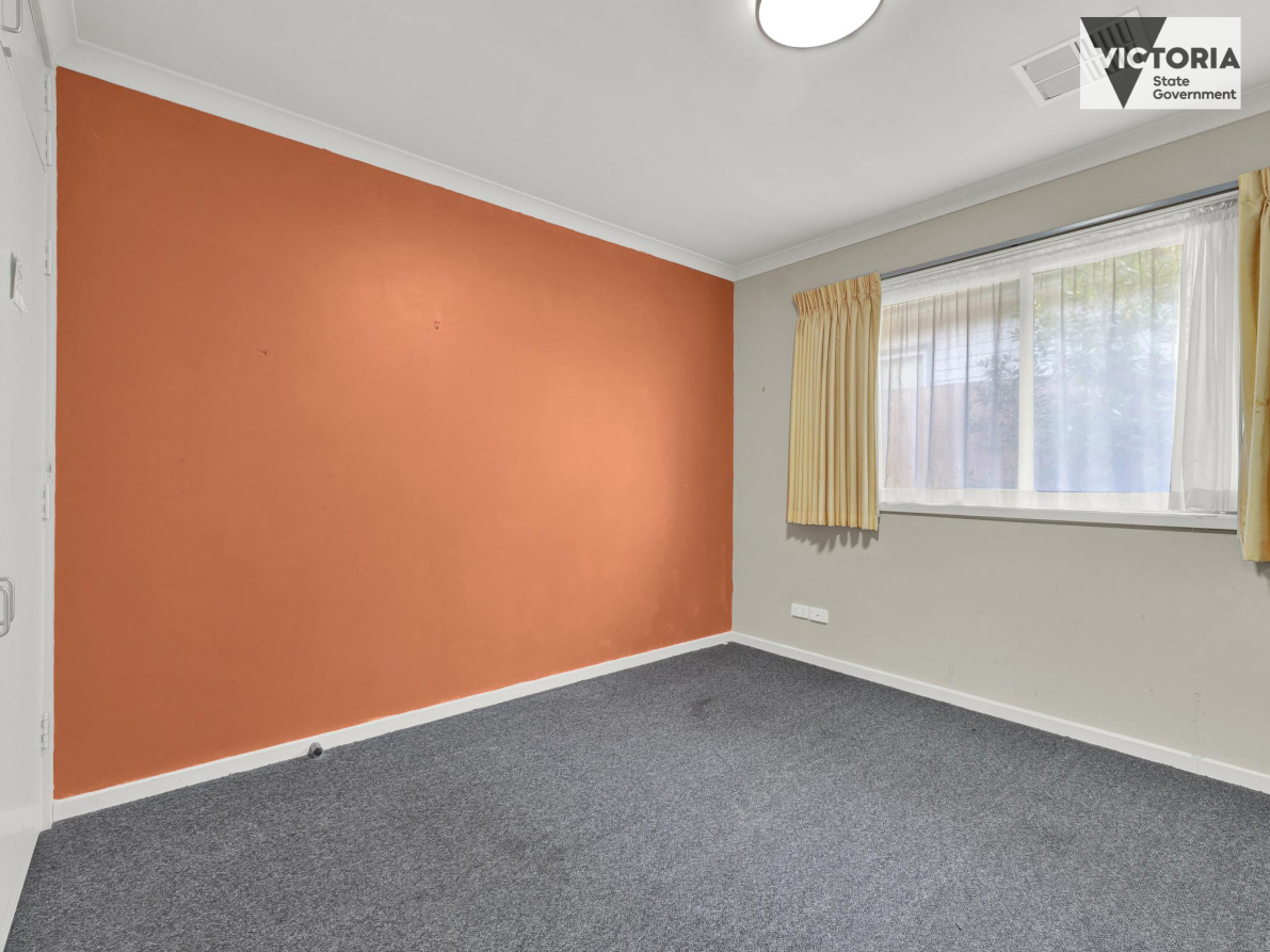 Don't miss this spacious, tightly held , leafy suburban living. — Home image 7