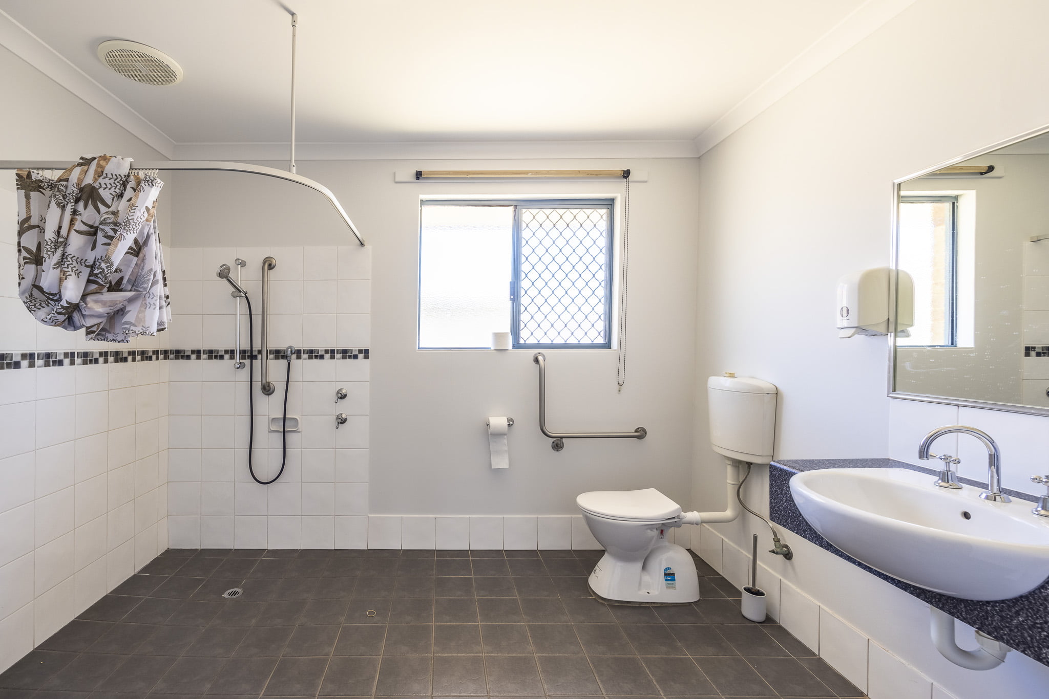 Port Kennedy – Ironbark House — Home image 3