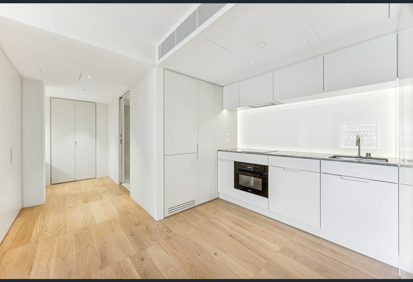 BRAND NEW 1 BEDROOM APARTMENT WITH PARKING IN NAUTIQUE BUILDING — Home image 4