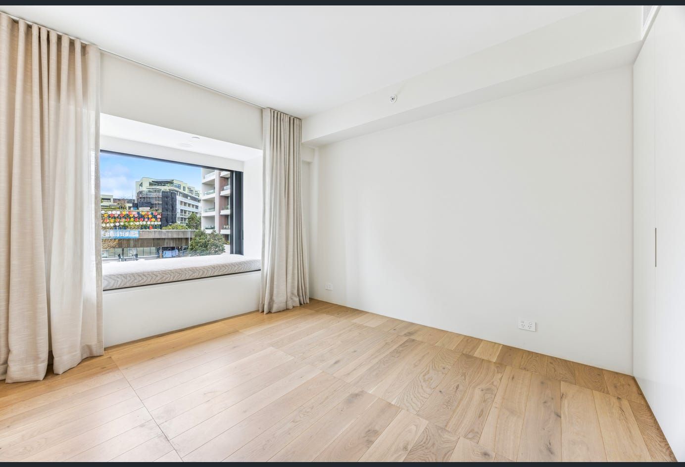 BRAND NEW 1 BEDROOM APARTMENT WITH PARKING IN NAUTIQUE BUILDING — Home image 6