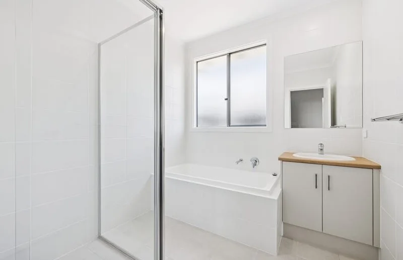 Modern Coastal Living in a Spacious 4-Bedroom SIL Home Victor Harbor — Home image 2