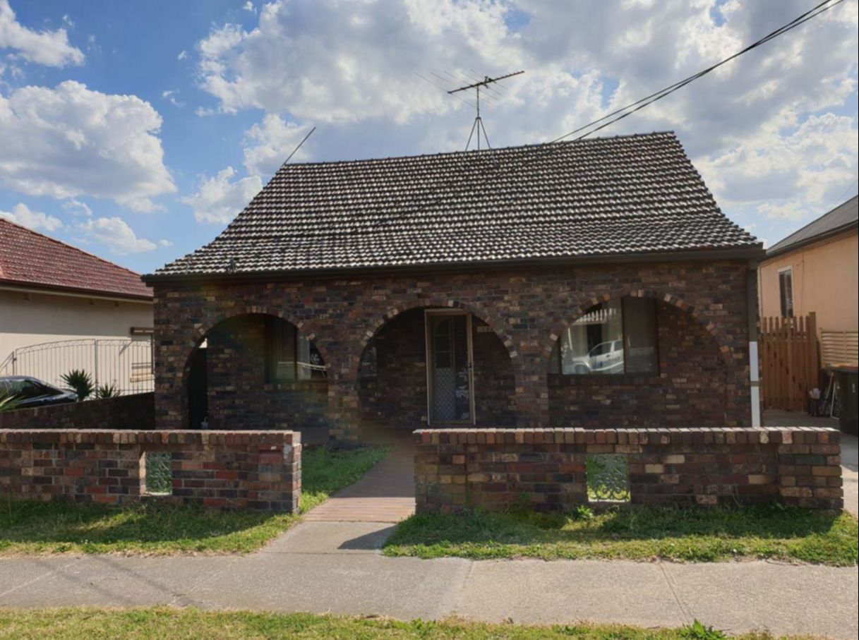SIL Home in Rockdale — Home image 4