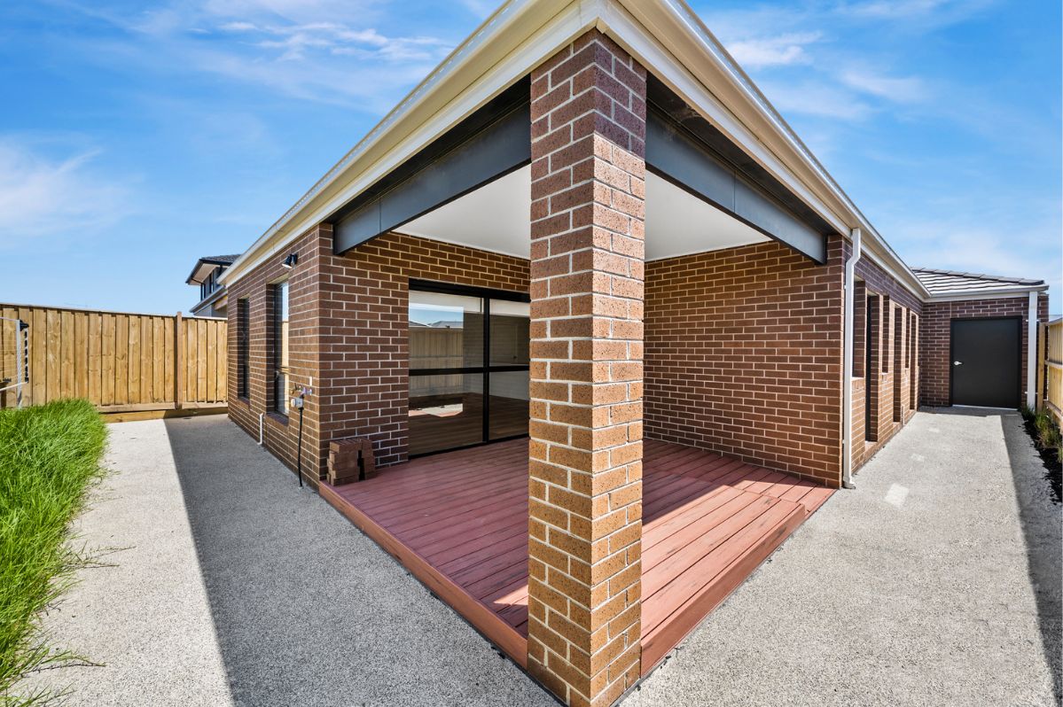 Modern 3-Bedroom HPS - Fegent Road, Tarneit VIC — Home image 3